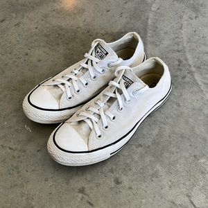 ✨ Converse Chuck Taylor All Star Classic Low Top Sneakers